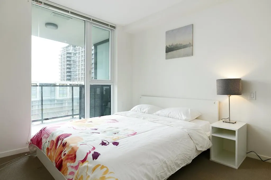 Pristine 2Bdr 2Ba Condominum In Richmond Centre Apartment