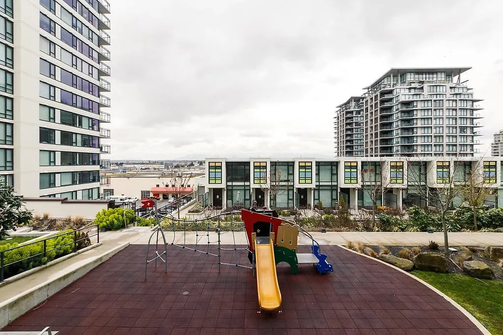 Pristine 2Bdr 2Ba Condominum In Richmond Centre Apartment